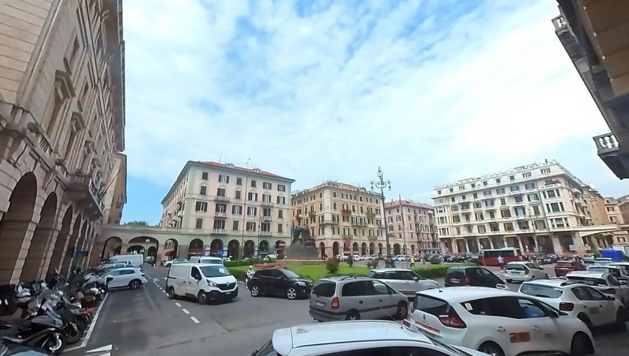 Tra Centro E Mare - Intero Appartamento Con Parcheggio Савона Екстер'єр фото
